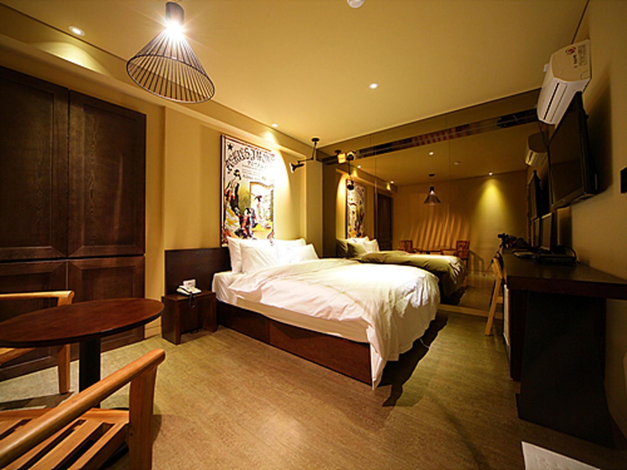 Sinchon Hotel Gaeul Сеул Екстер'єр фото
