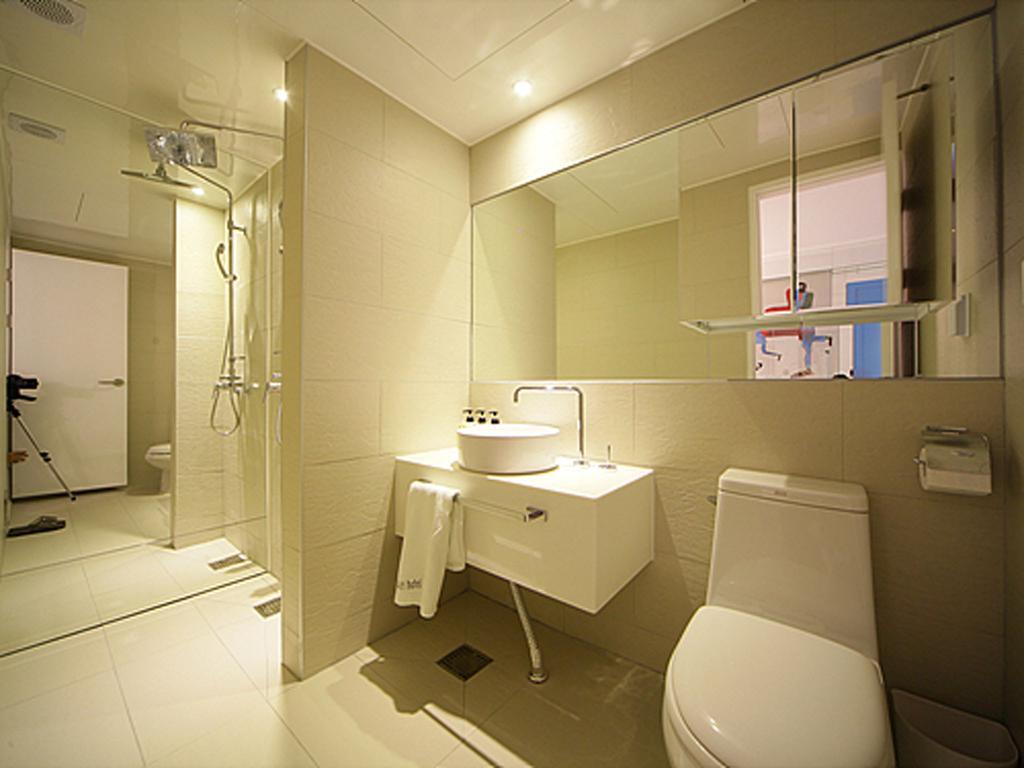 Sinchon Hotel Gaeul Сеул Екстер'єр фото