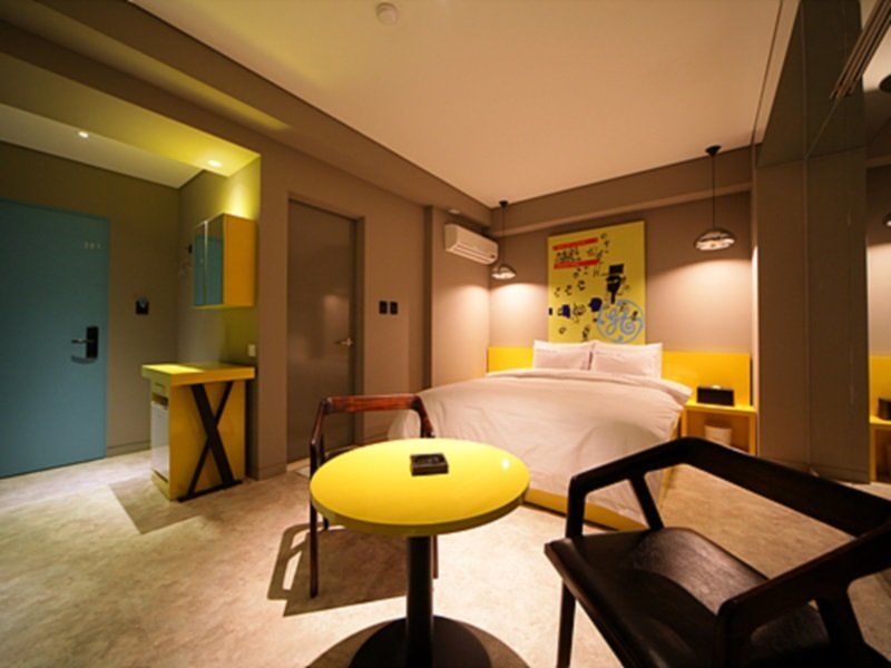 Sinchon Hotel Gaeul Сеул Екстер'єр фото