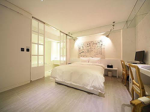 Sinchon Hotel Gaeul Сеул Екстер'єр фото